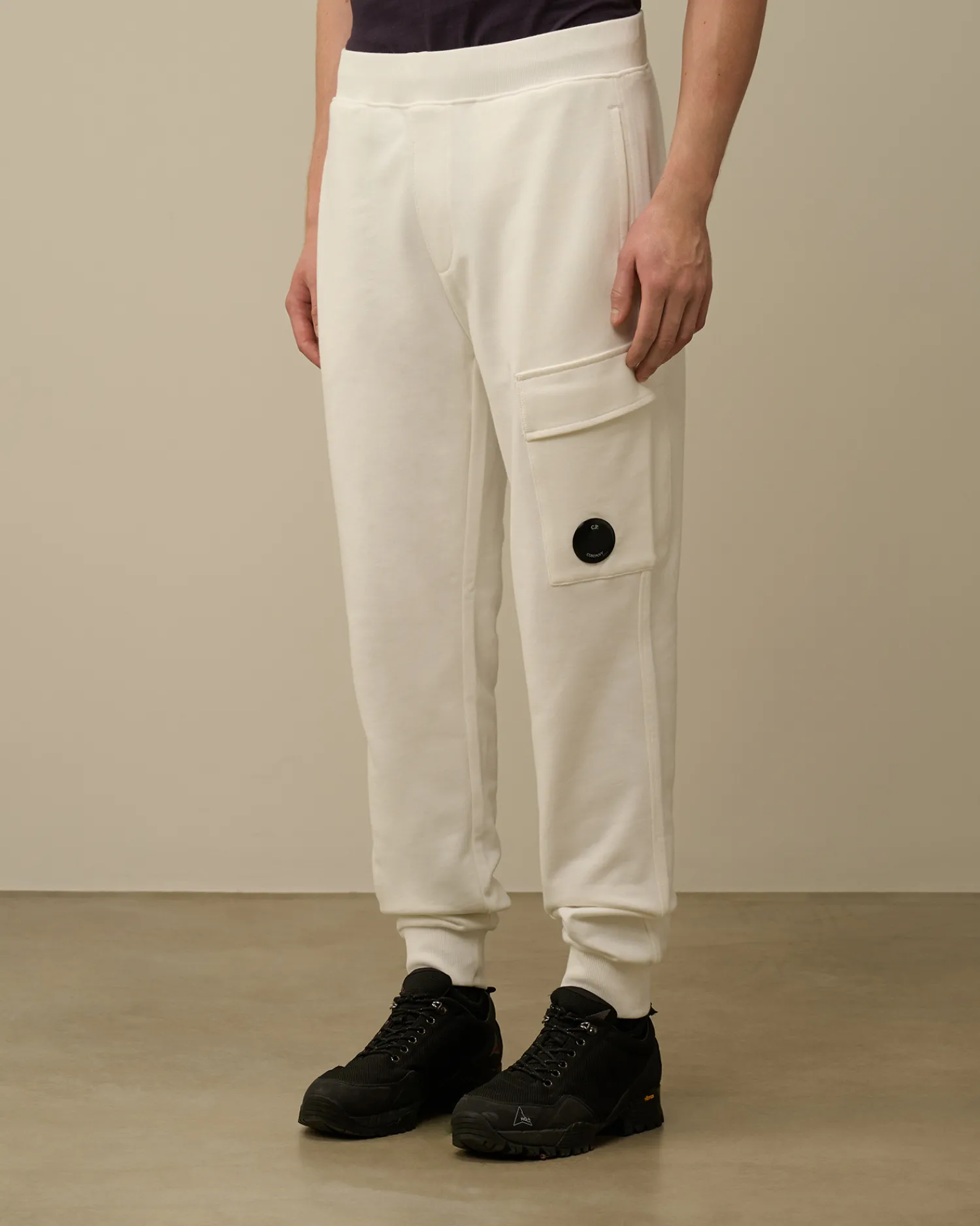 C.P. Company Tute & Shorts>Diagonal Raised Fleece Cargo Sweatpants Gauze White