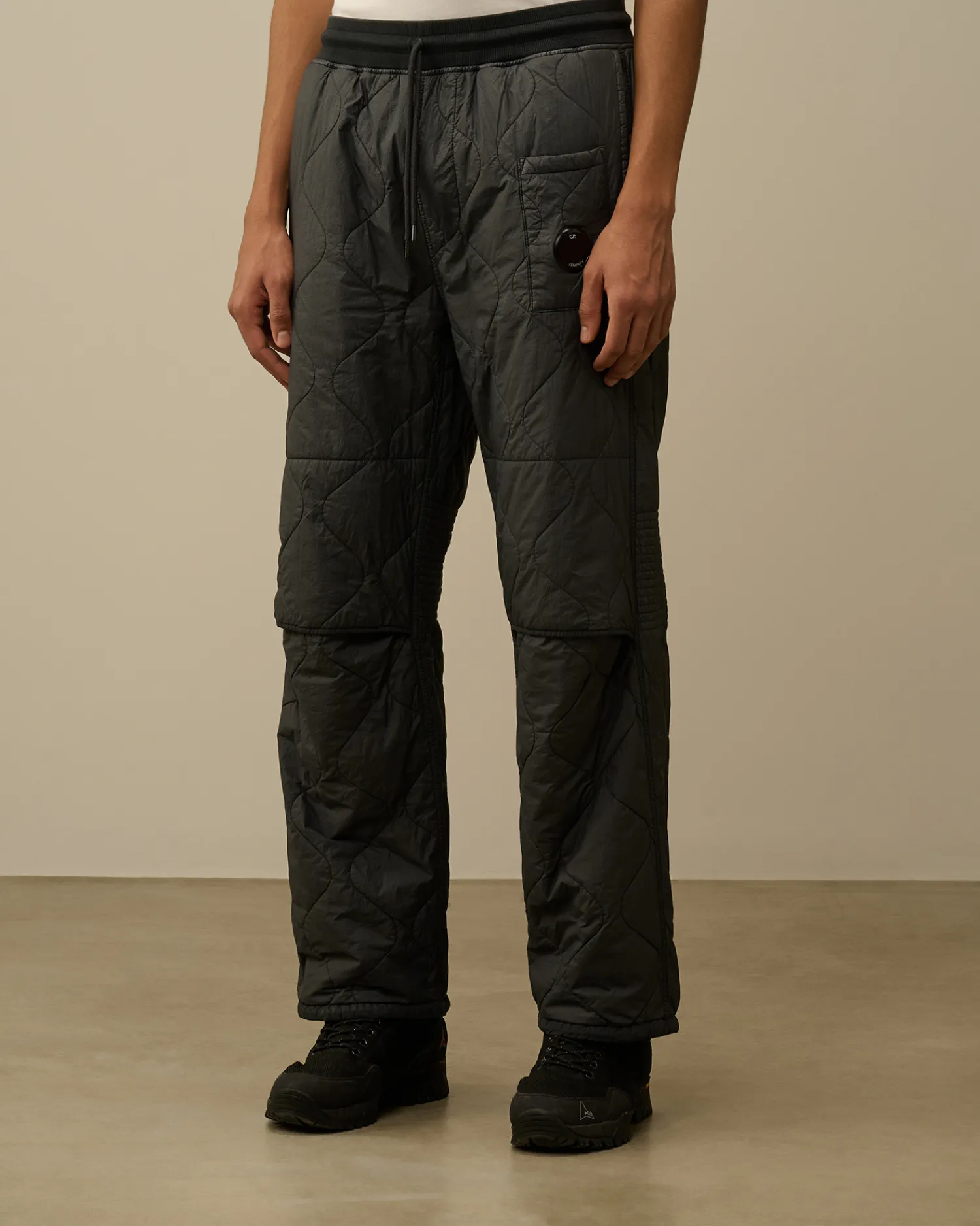 C.P. Company Tute & Shorts>Diagonal Raised Fleece Mixed Quilted Sweatpants Black Sand