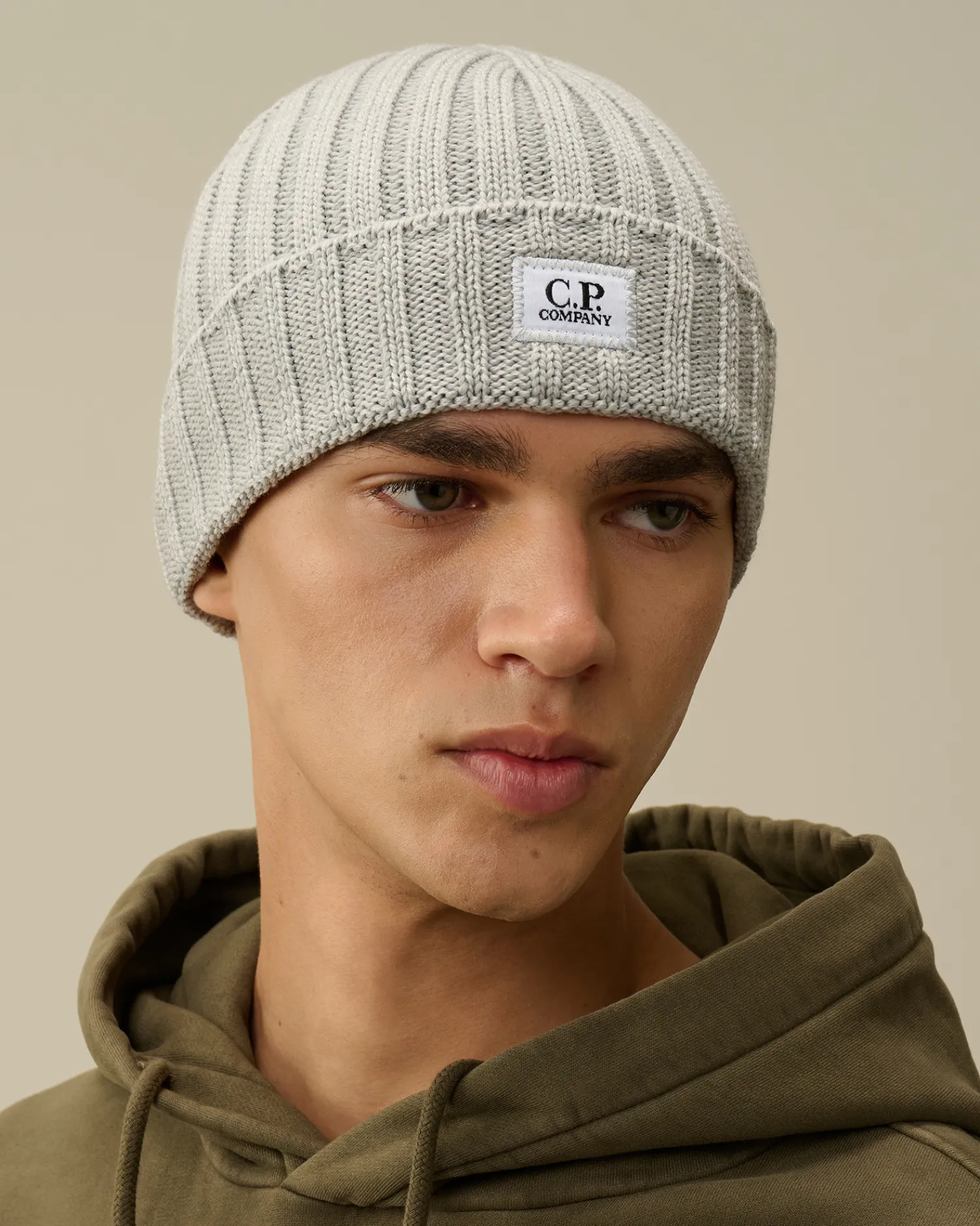 C.P. Company Cappelli>Extra Fine Merino Wool Logo Beanie Moon Melange – Grey