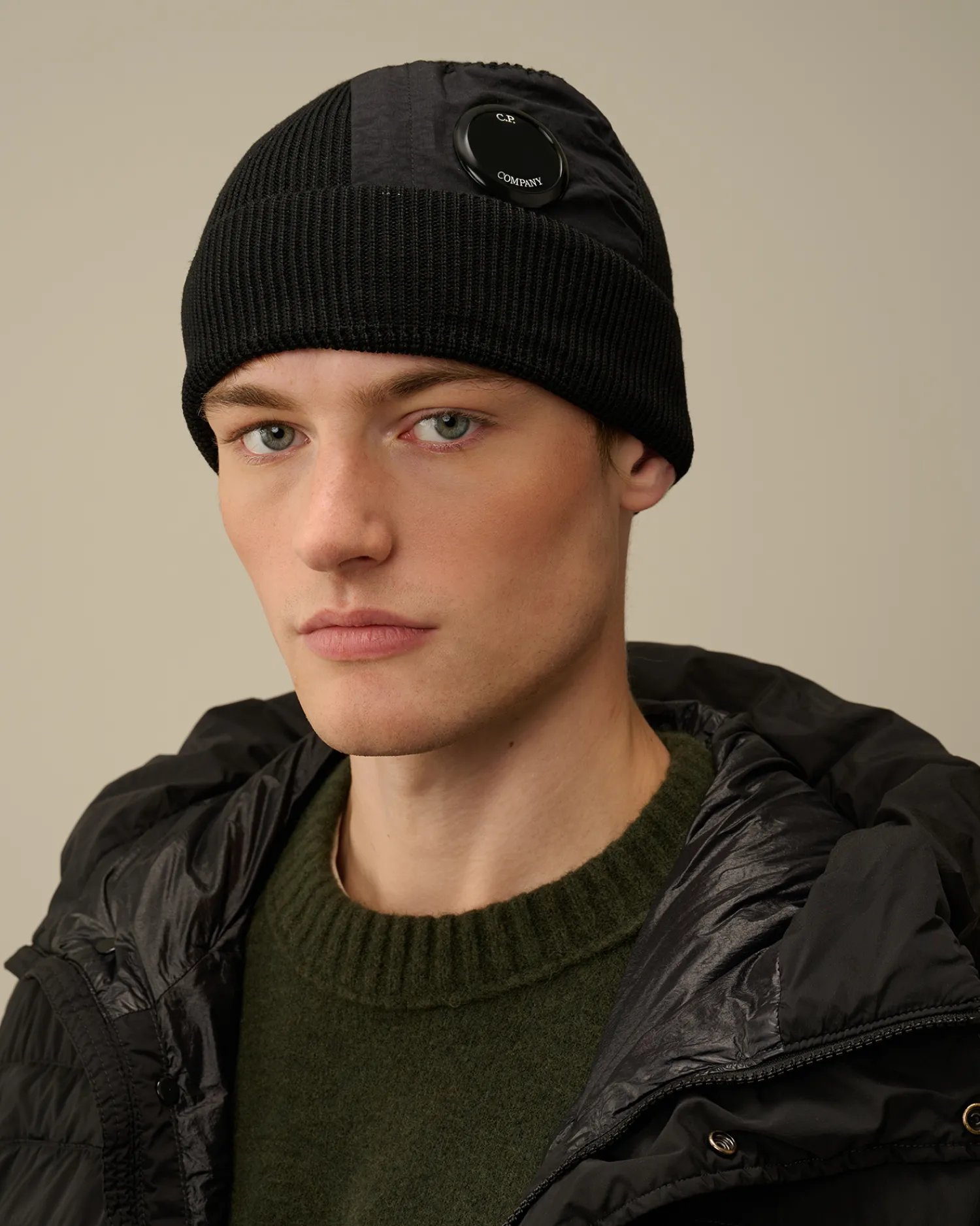 C.P. Company Cappelli>Extrafine Merino Wool Lens Beanie Black