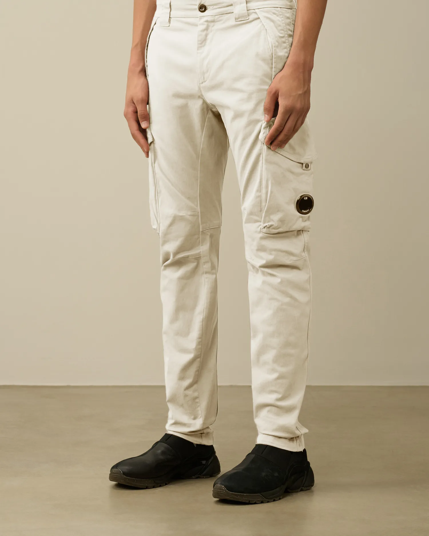 C.P. Company Pantaloni>Stretch Sateen Ergonomic Lens Cargo Pants Gauze White